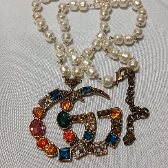 Vintage multicolored, crystal rhinestone, Gucci, necklace and earring set - Picture 5 of 14